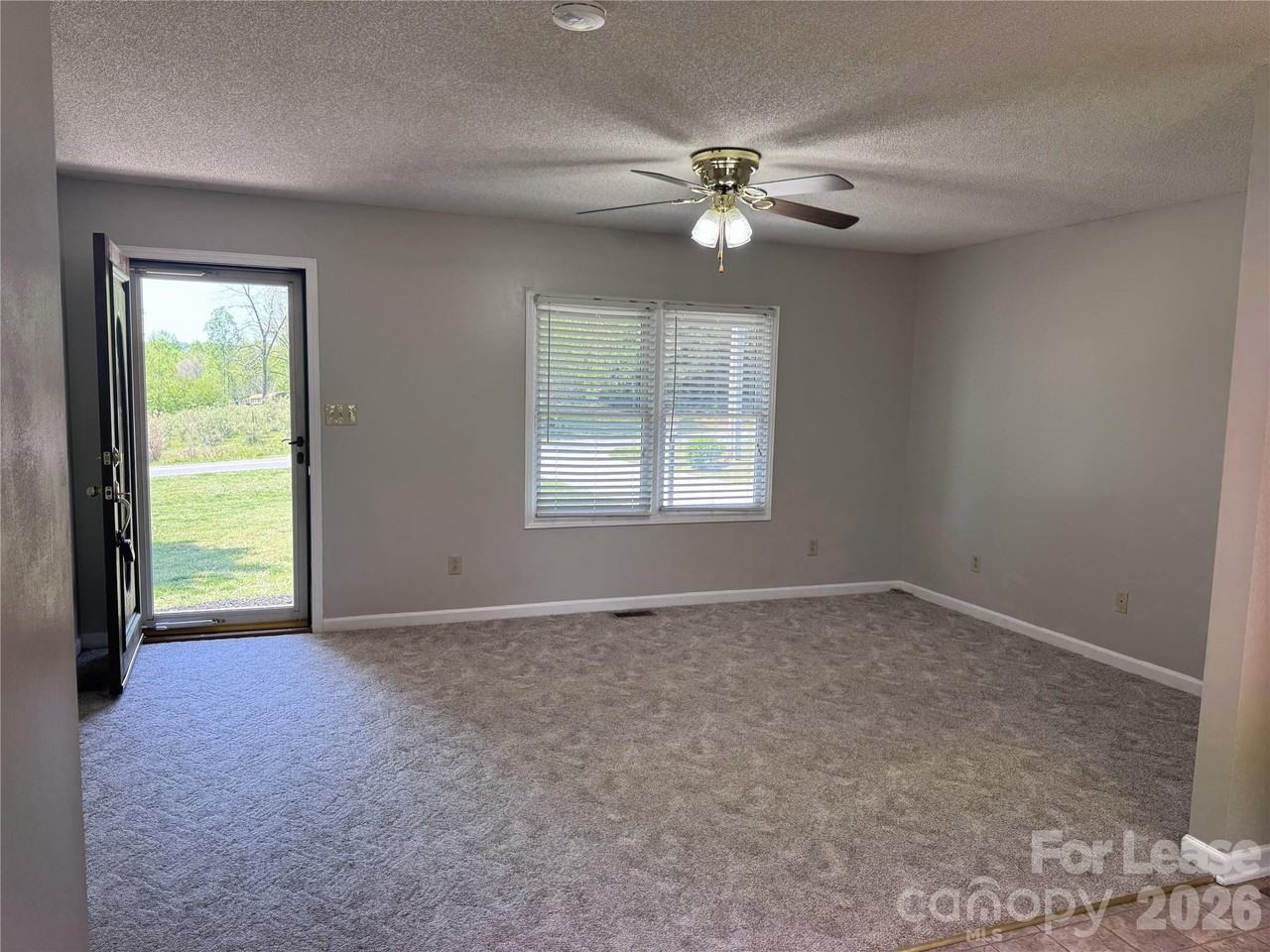 3664 Wyant Rd - Photo 4 of 27