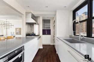 400 E 52nd St #9F - Photo 1 of 1