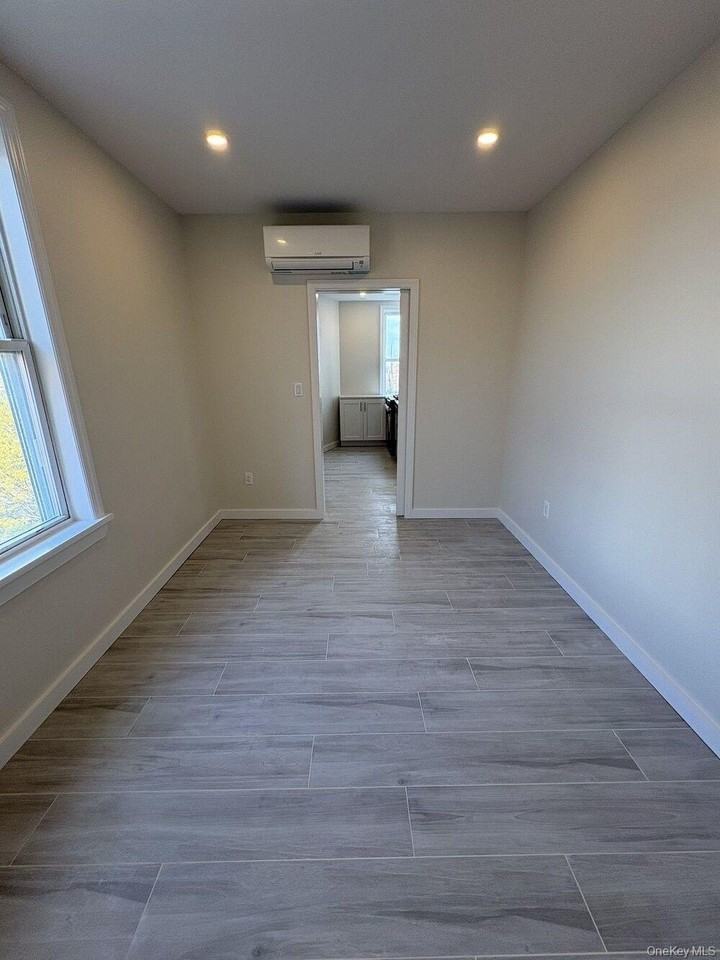3068 45th St #3F - Photo 3 of 11