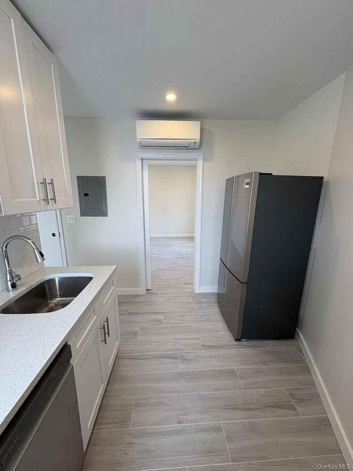3068 45th St #3F - Photo 7 of 11