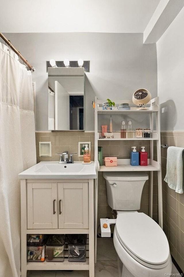 235 Adams St #3B - Photo 4 of 4