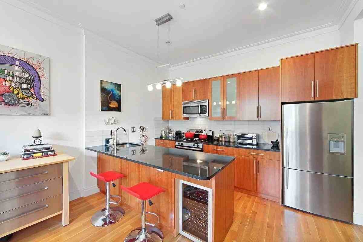 206 Kent St #3 - Photo 2 of 3