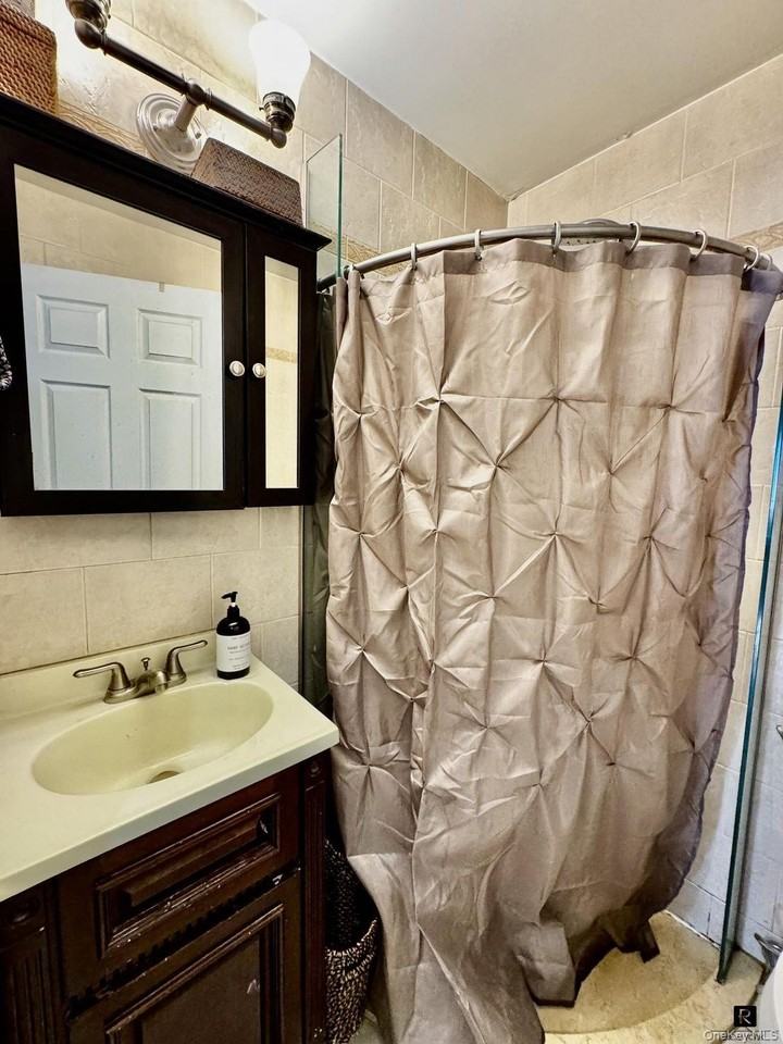 325 E 90th St #5FE - Photo 6 of 12