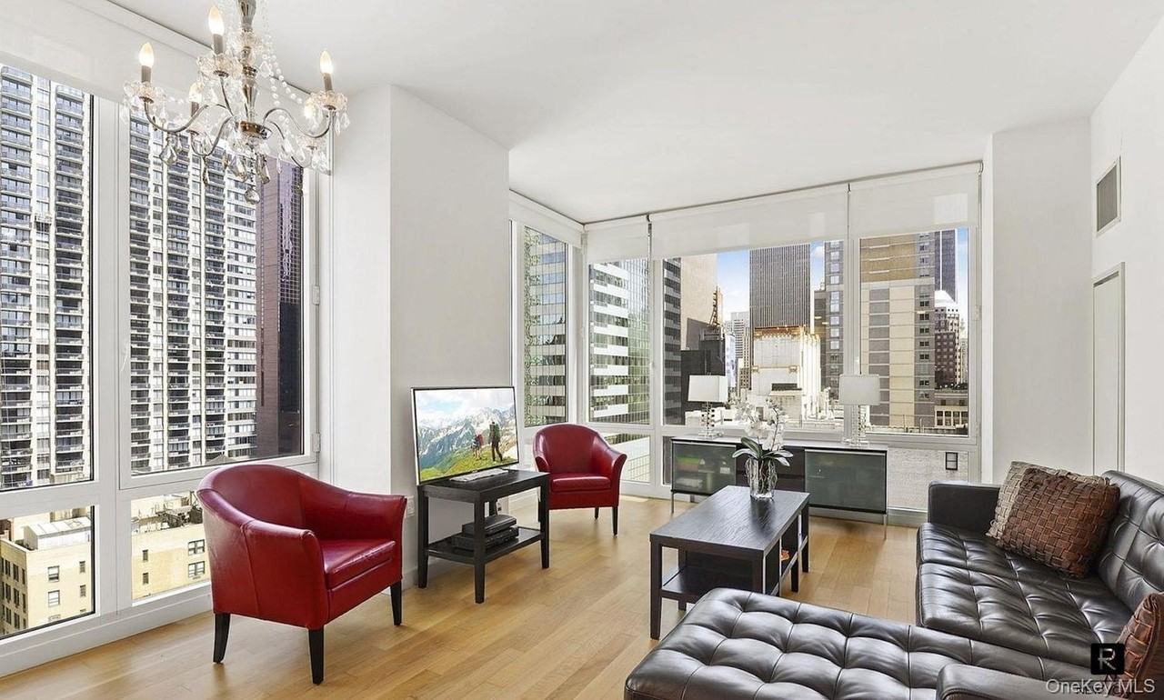 247 W 46th St #2206 - Photo 4 of 14