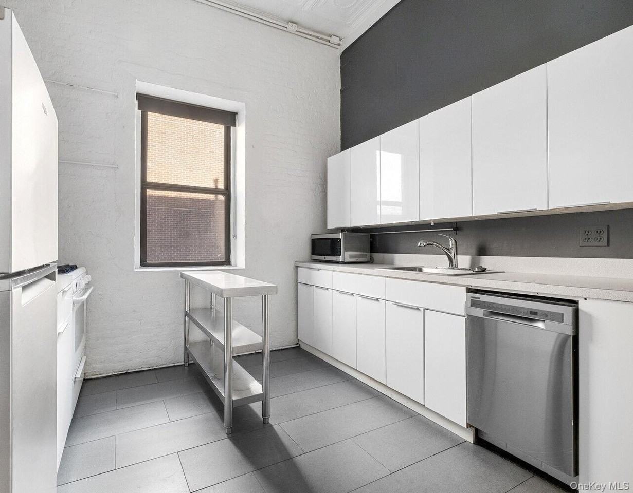 78 Grand St #4 - Photo 4 of 9