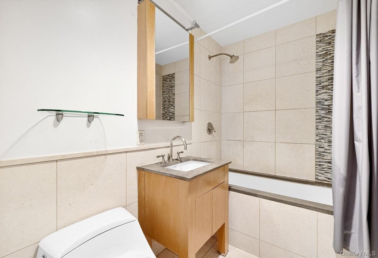 350 W 42nd St #10H - Photo 6 of 10