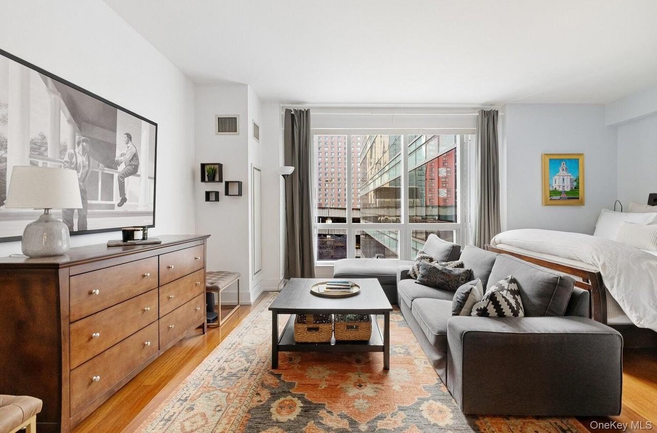 350 W 42nd St #10H - Photo 7 of 10