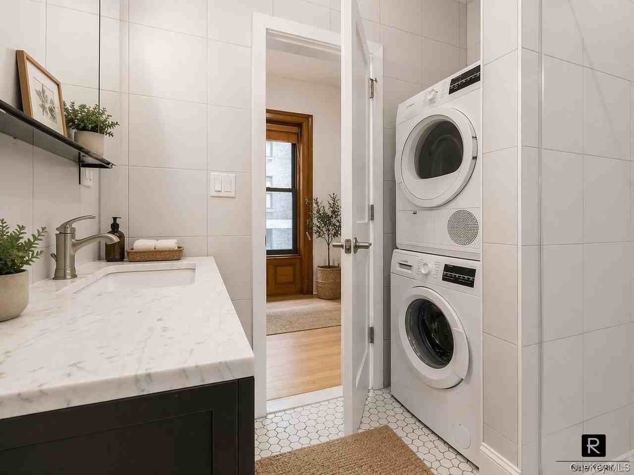 14 W 69th St #10 - Photo 4 of 4