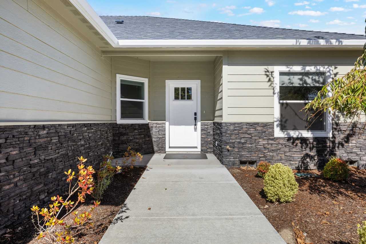 221 Skyhawk Dr #1 - Photo 3 of 43