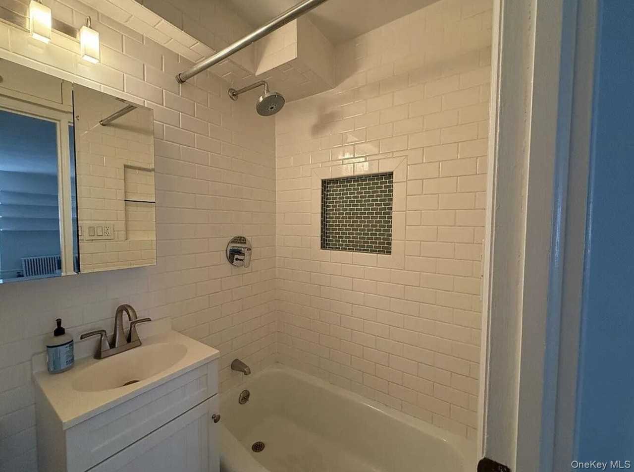 632 W End Ave #1FRONT - Photo 5 of 8