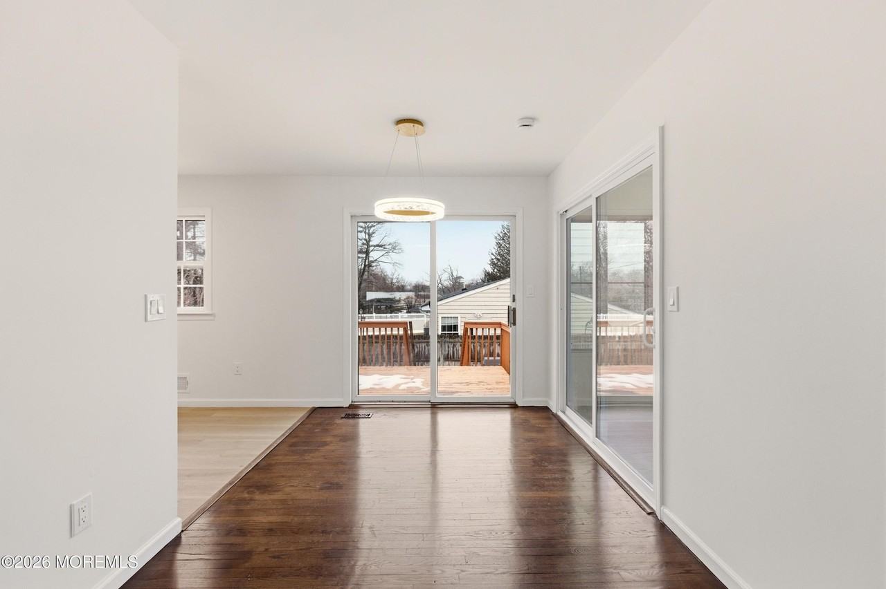 1041 Mulberry Pl - Photo 7 of 21
