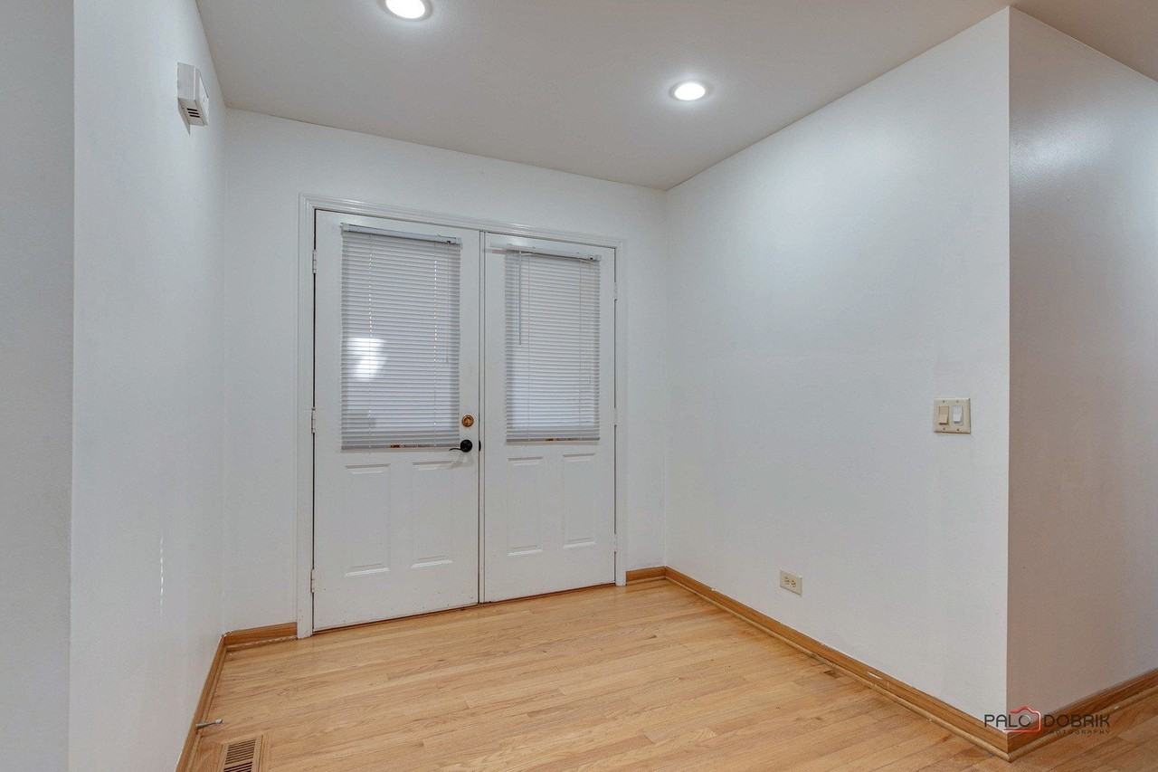 920 Lee Ct - Photo 5 of 35