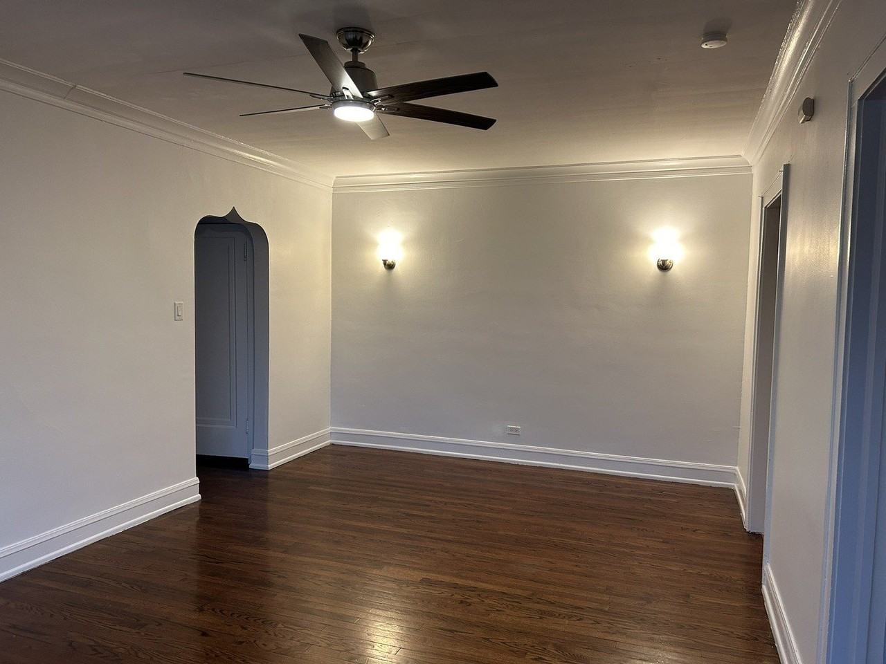 2739 W Lunt Ave #2 - Photo 4 of 9