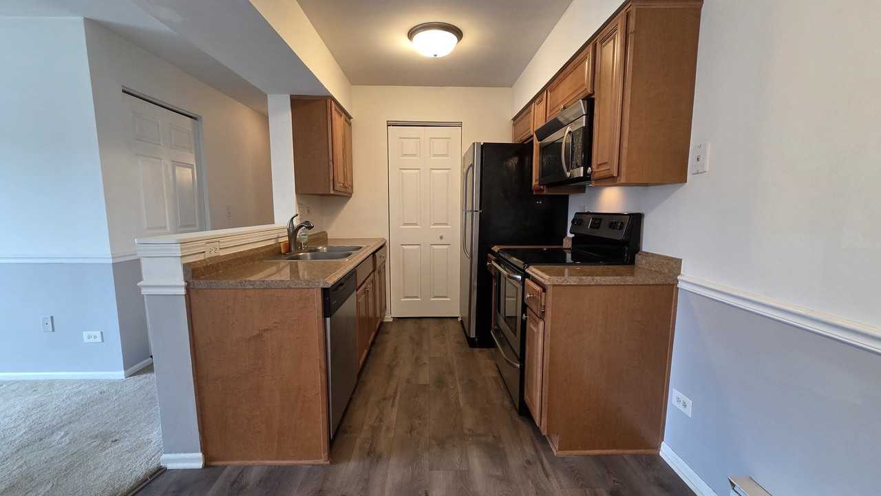627 Virginia Rd #212 - Photo 4 of 15