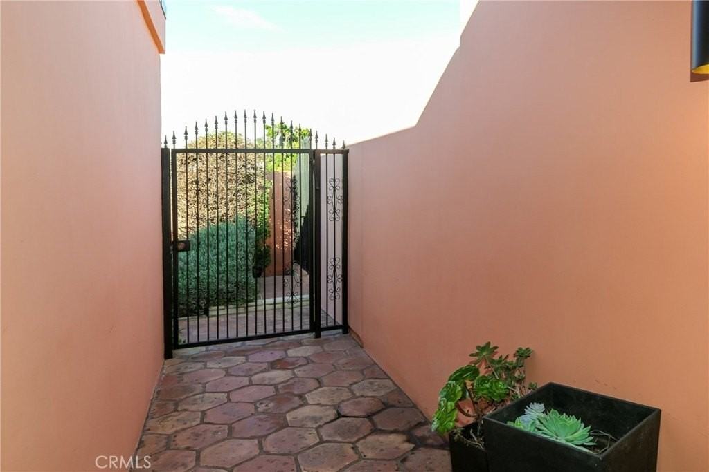10198 El Monterey Ave - Photo 2 of 29