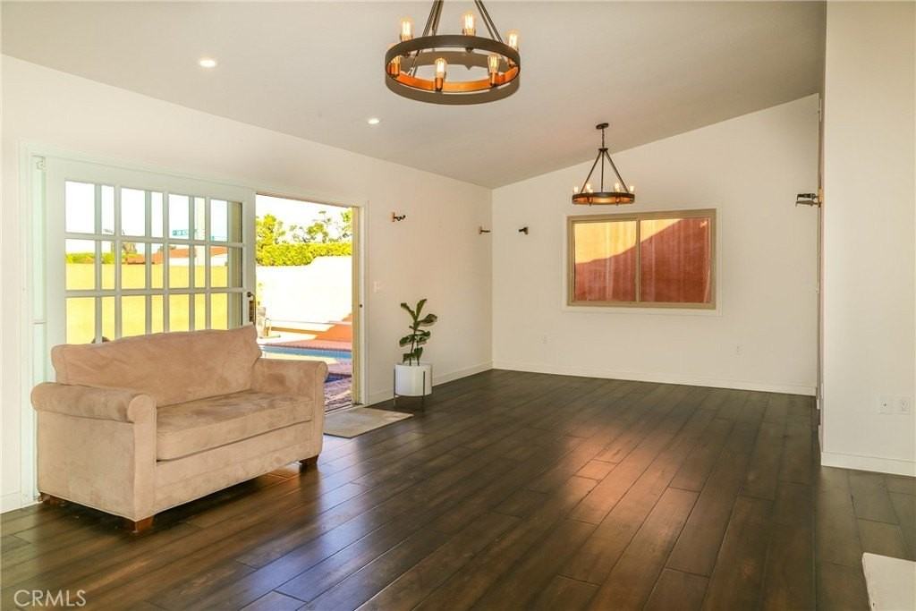 10198 El Monterey Ave - Photo 5 of 29