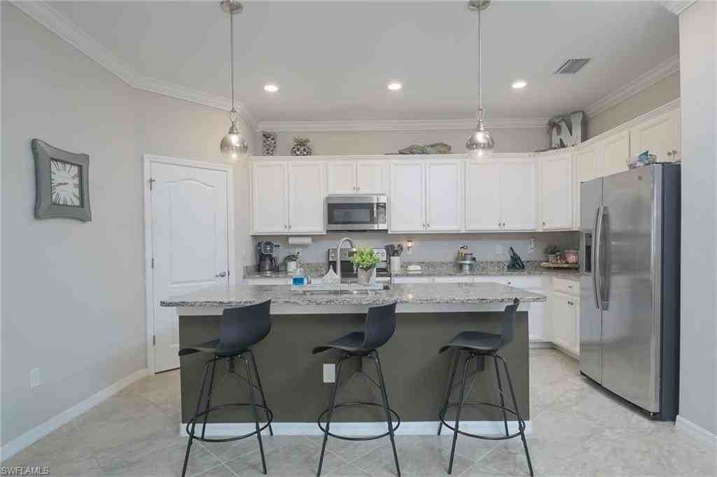 2105 Clementine St - Photo 6 of 17