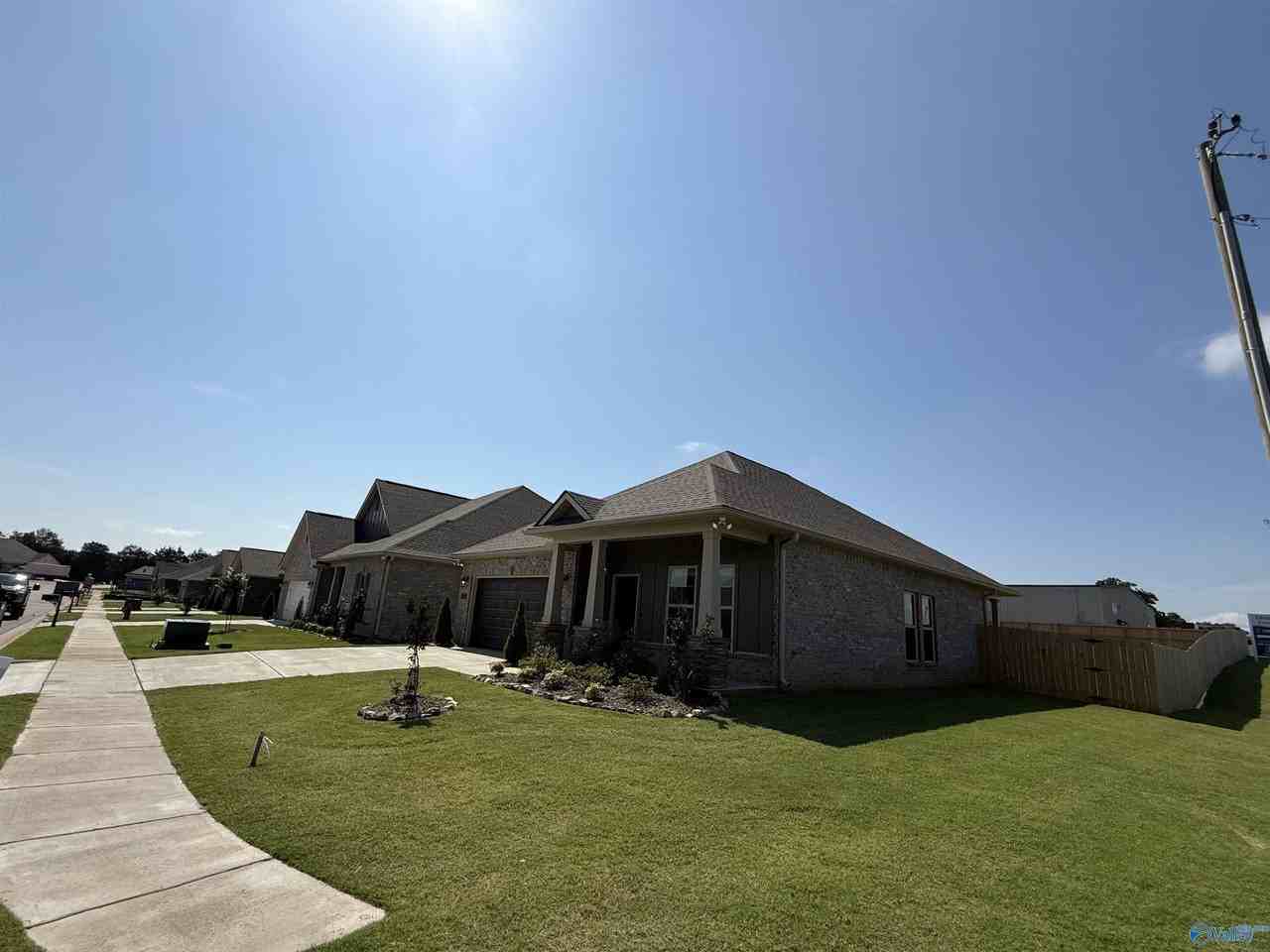 24008 Quints Dr - Photo 3 of 37