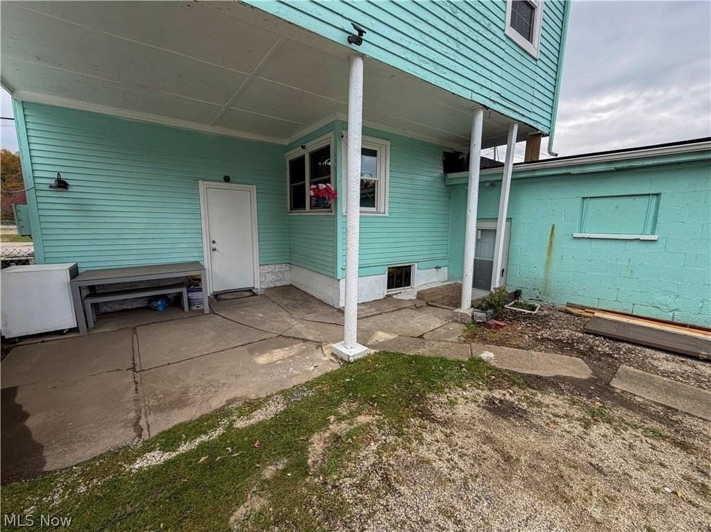 2405 Youngstown Rd Se - Photo 6 of 30