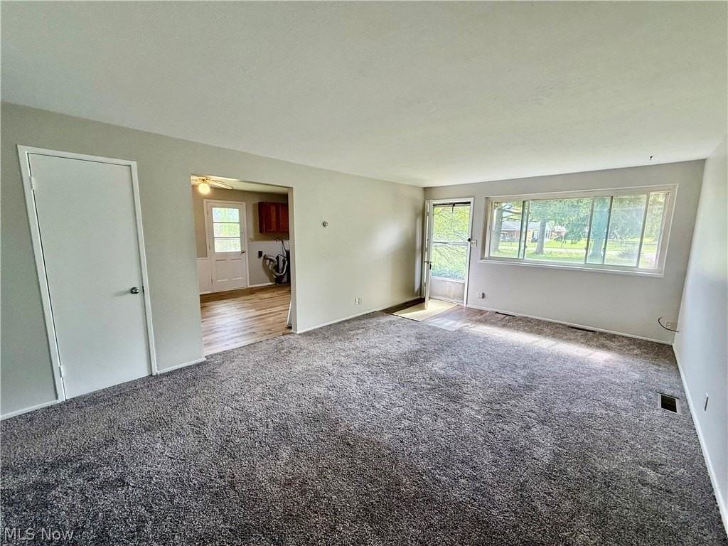 9214 Blueberry Ln - Photo 4 of 26