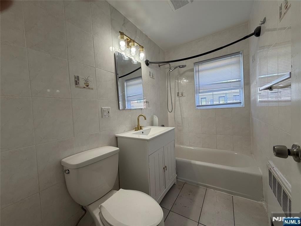 805 Harvard Pl - Photo 4 of 12
