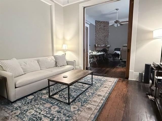 728 Foucher St - Photo 3 of 9