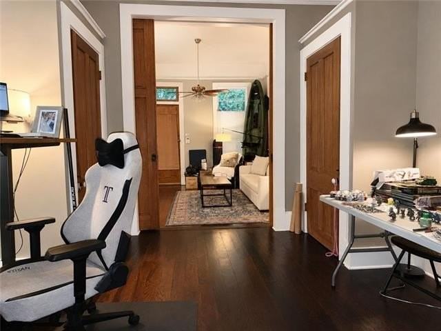 728 Foucher St - Photo 4 of 9