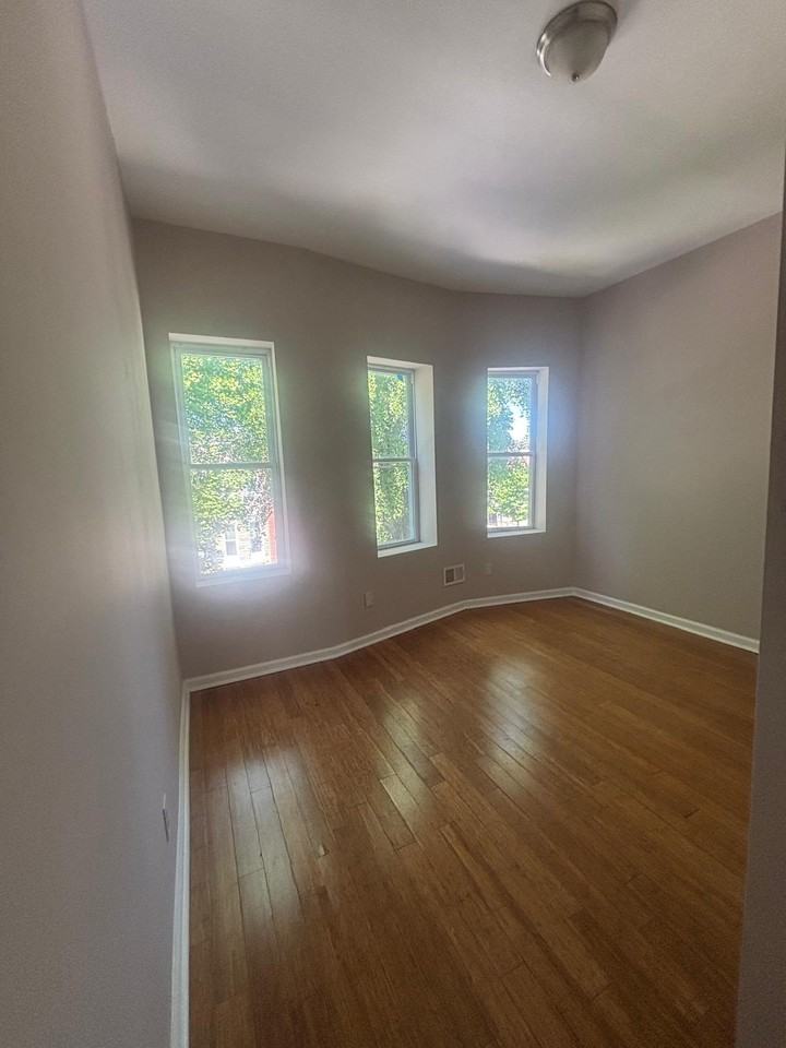 1925 Oak Hill Ave #1 - Photo 2 of 15