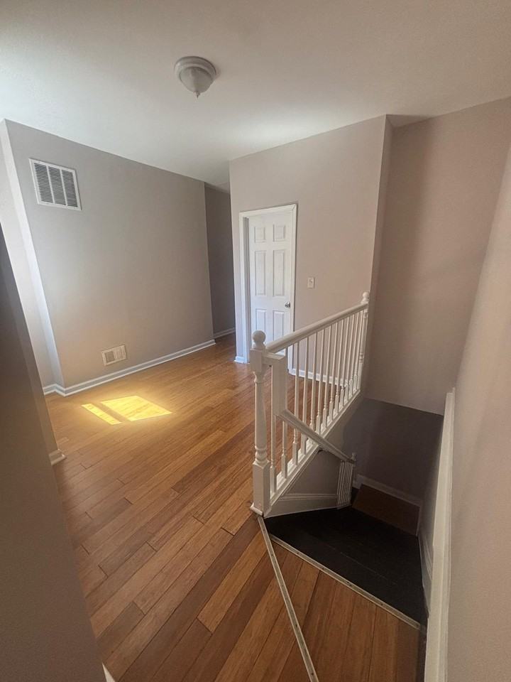 1925 Oak Hill Ave #1 - Photo 5 of 15