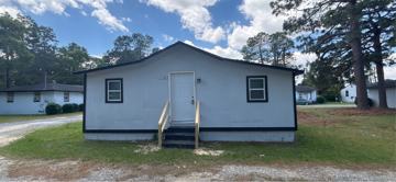 featured image of 1130 Charlie Dr #4