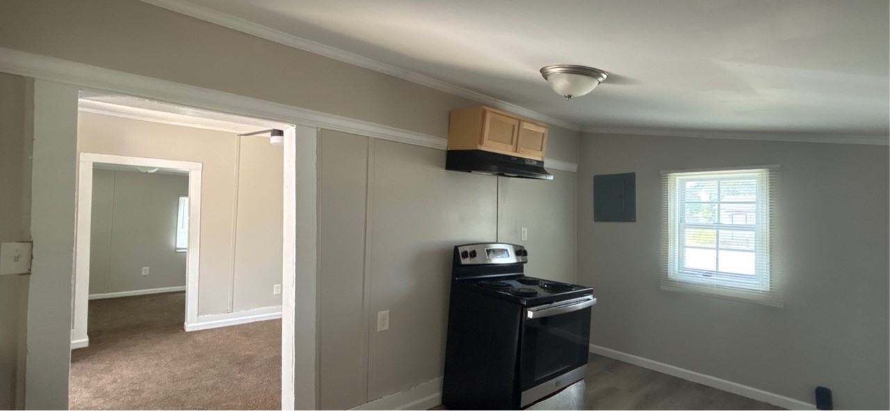 1130 Charlie Dr #4 - Photo 5 of 11
