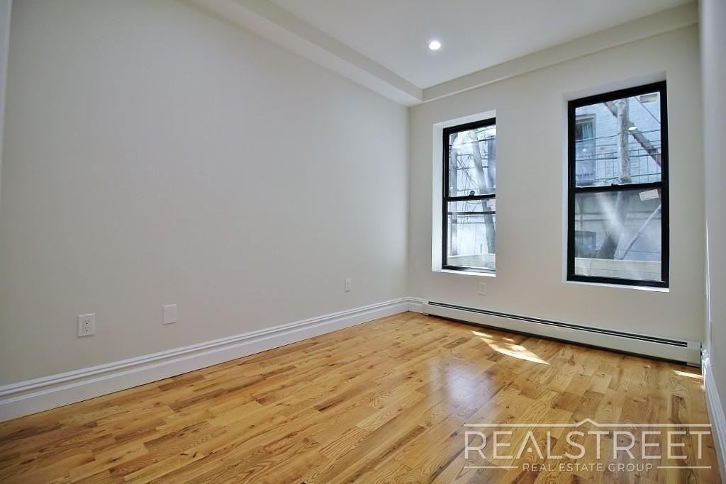 1576 Lincoln Pl #1B - Photo 6 of 10