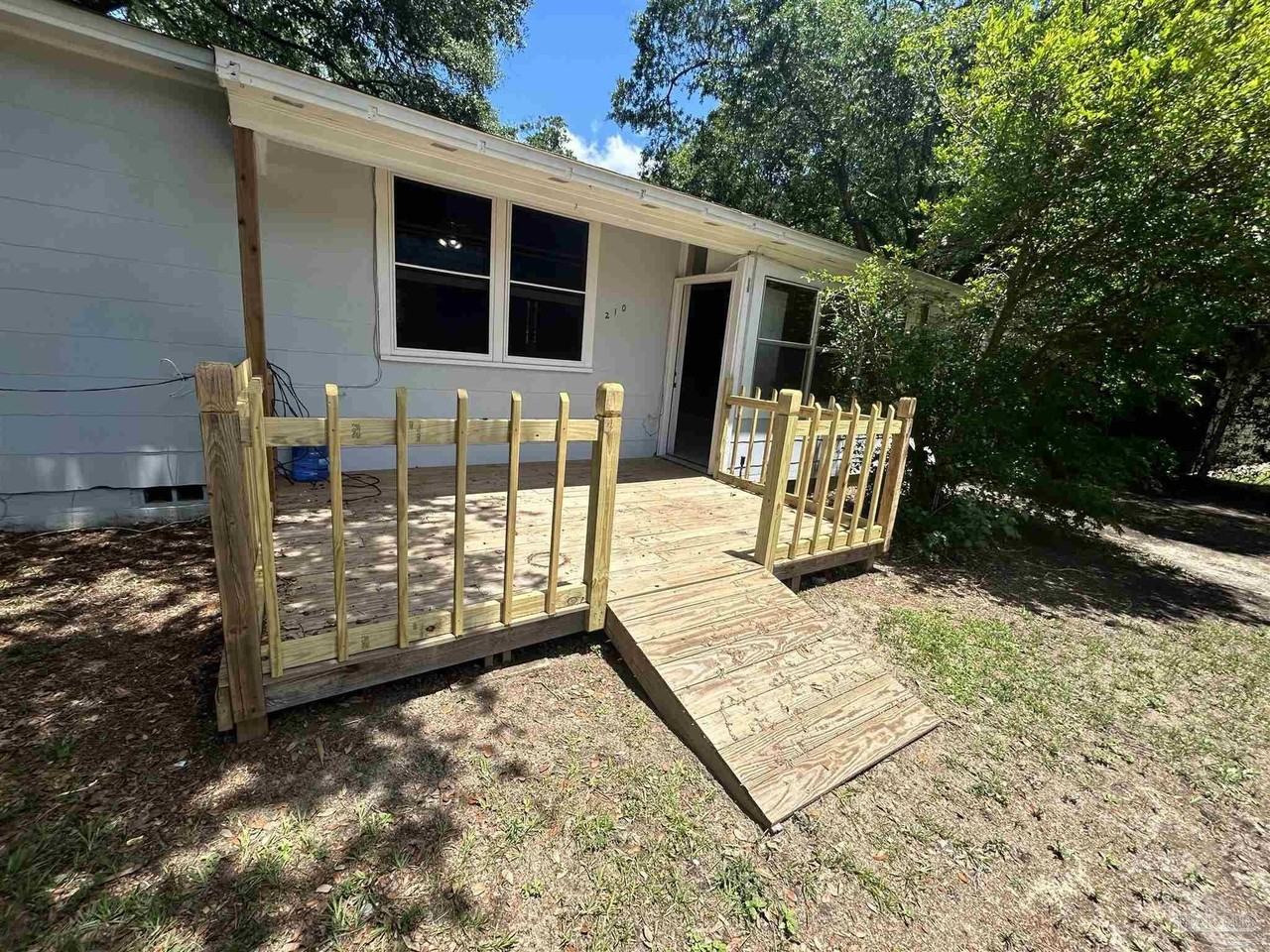 210 Milton Rd - Photo 2 of 17