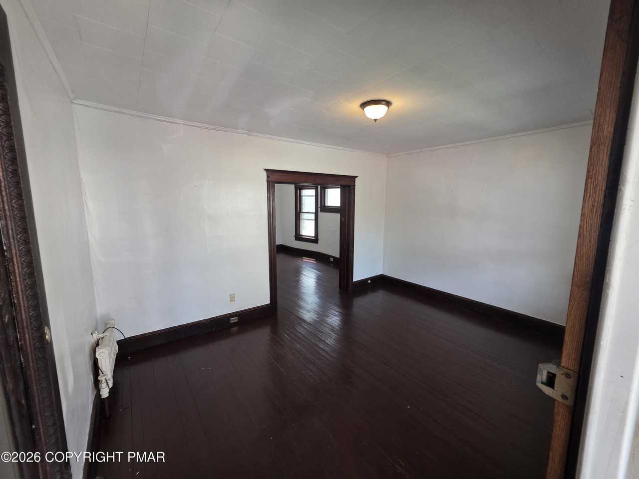 819 S 9th Ave - Photo 2 of 11