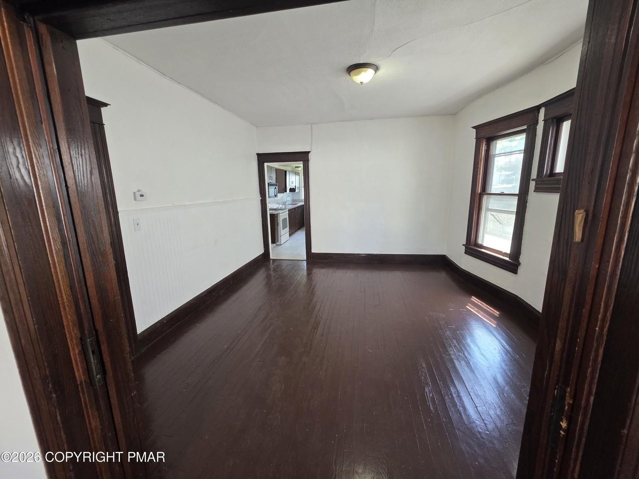 819 S 9th Ave - Photo 4 of 11