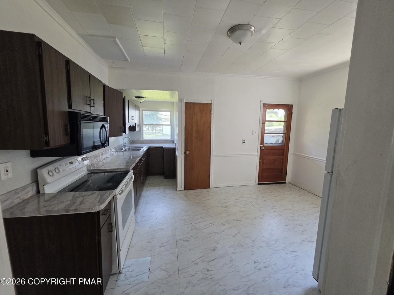 819 S 9th Ave - Photo 5 of 11