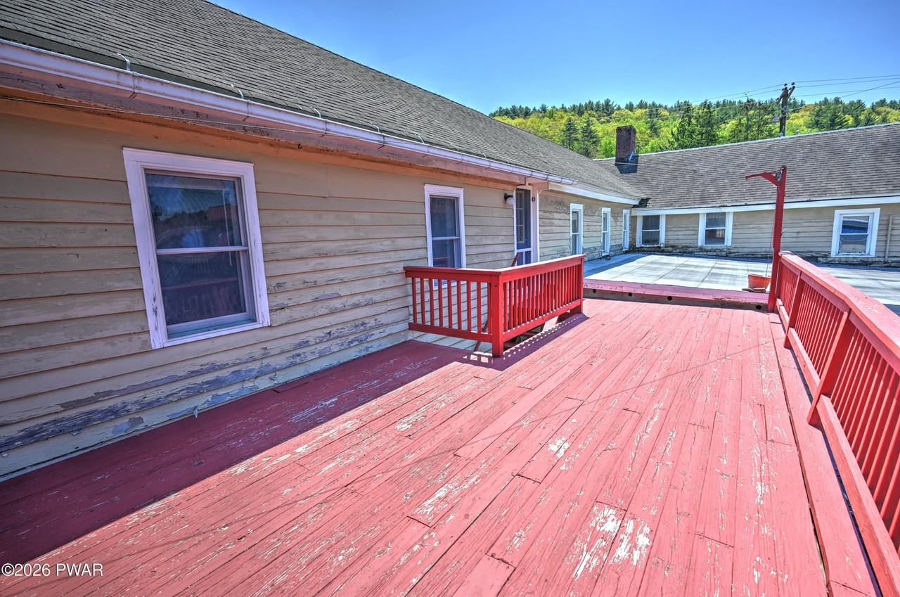 607 Church St - Photo 3 of 17