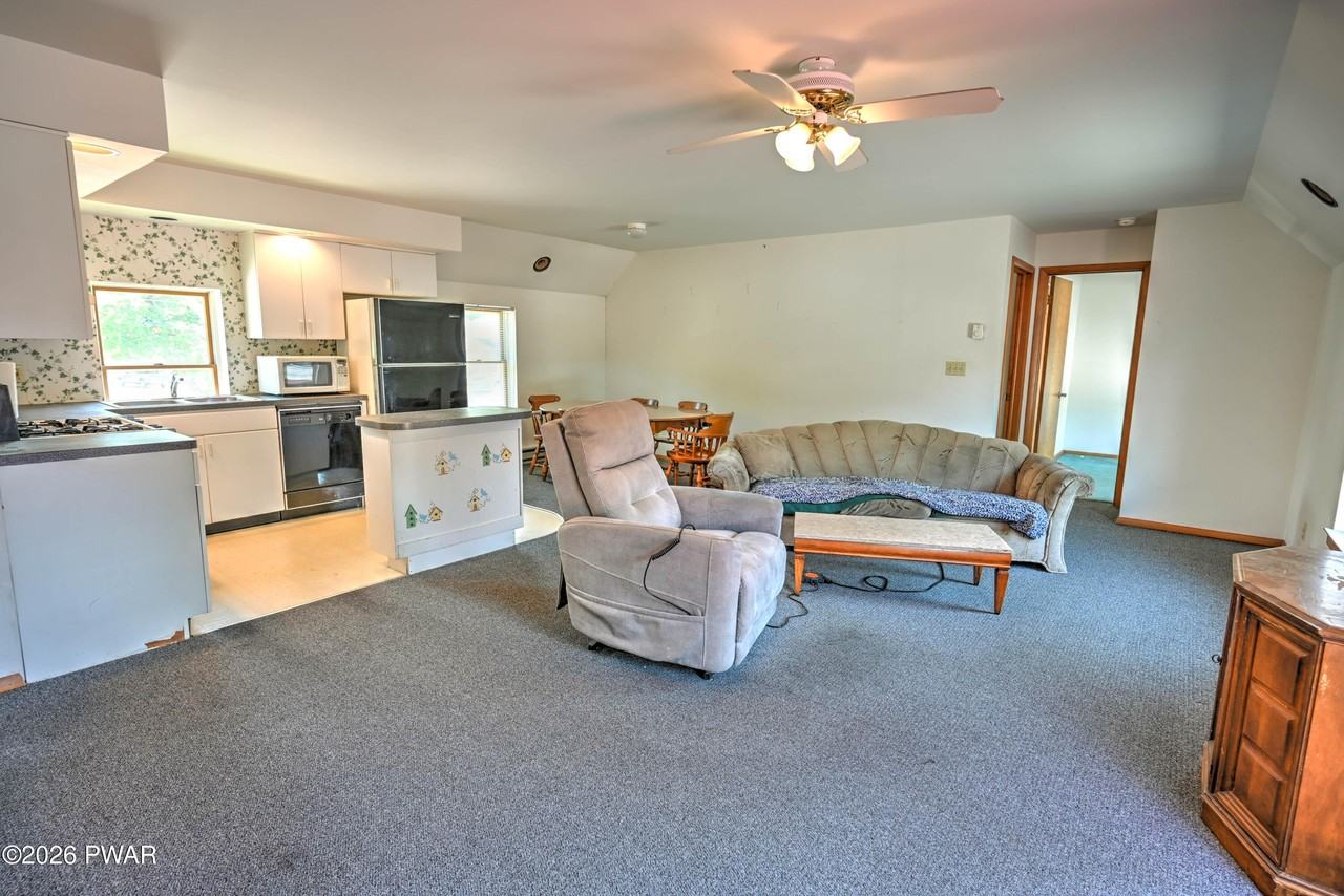 607 Church St - Photo 5 of 17