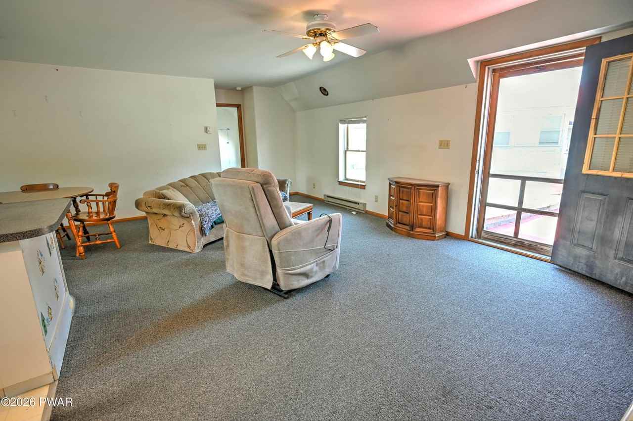 607 Church St - Photo 6 of 17
