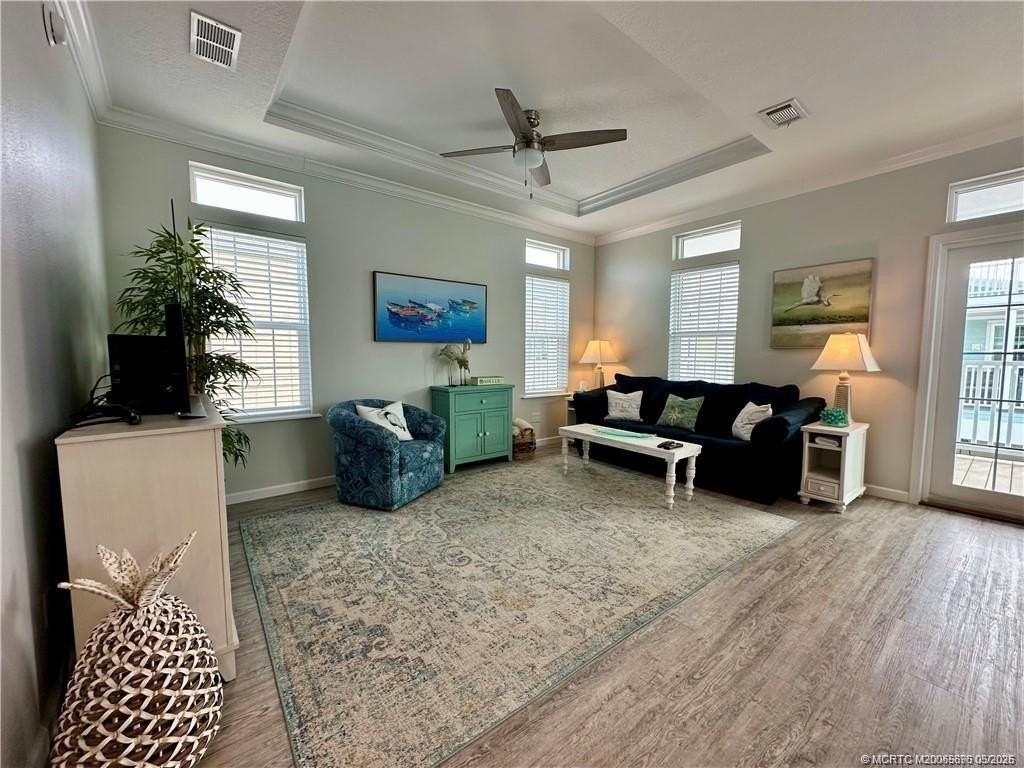 352 Ne Starboard Way - Photo 4 of 44