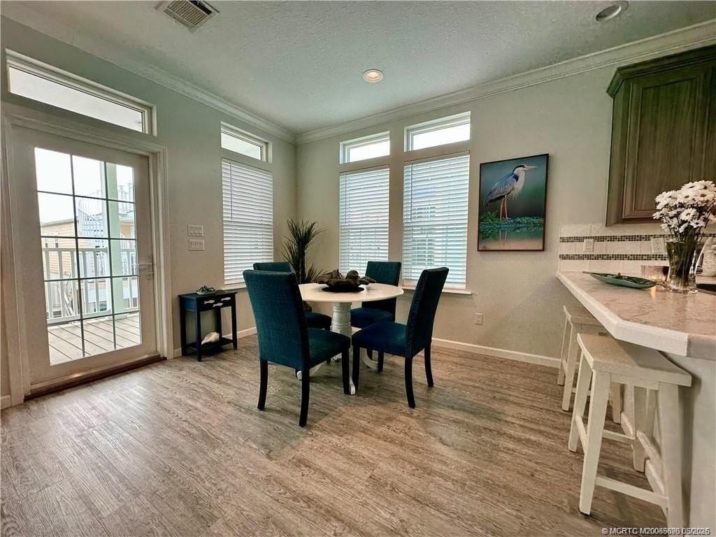 352 Ne Starboard Way - Photo 5 of 44