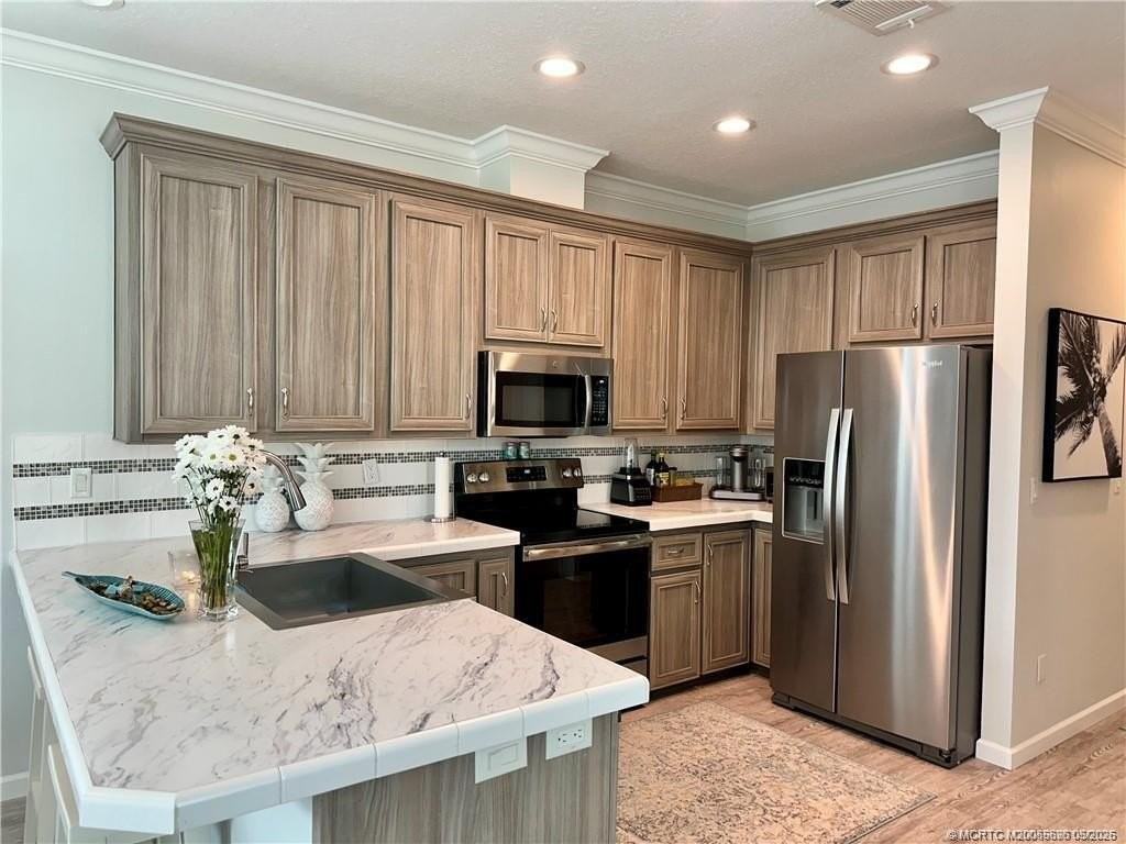 352 Ne Starboard Way - Photo 7 of 44
