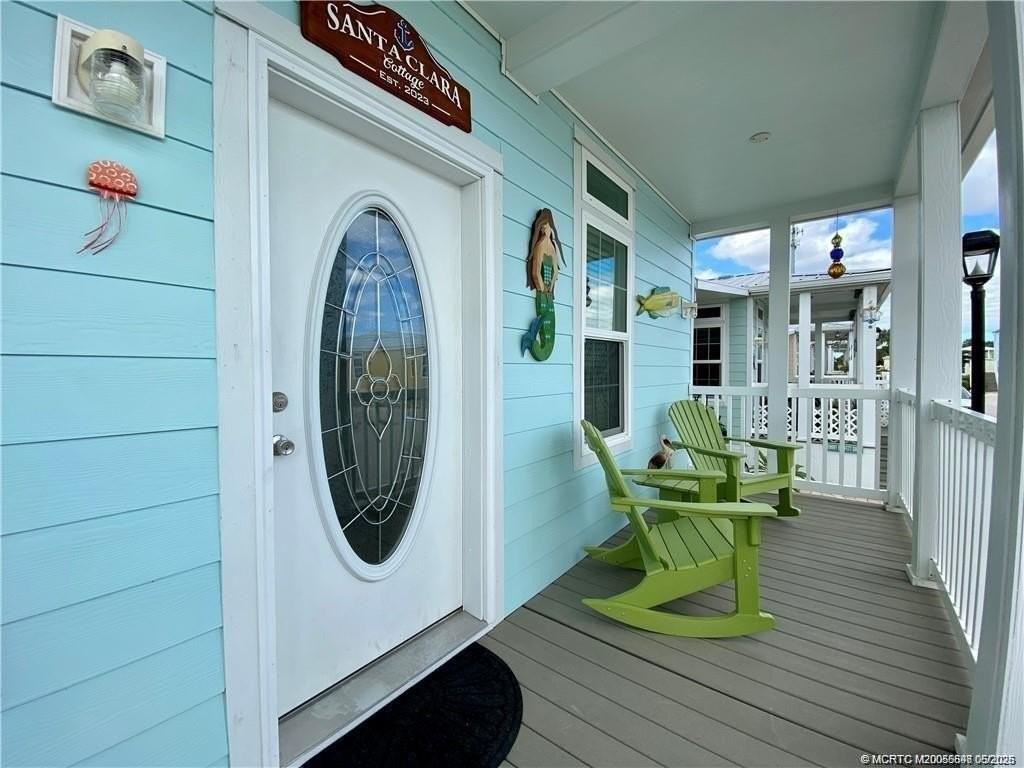 142 Ne Coastal Dr - Photo 2 of 38