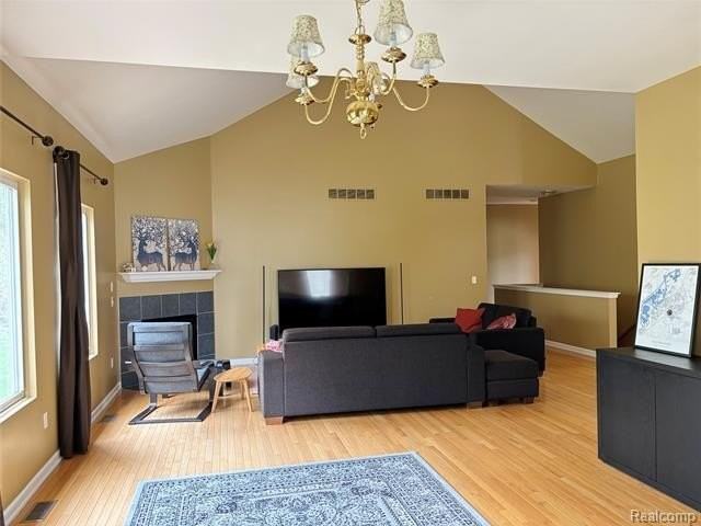 2108 Lagoon Dr - Photo 2 of 20
