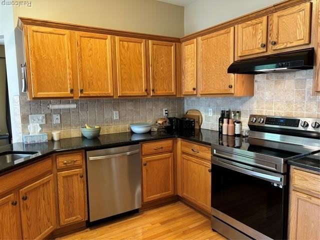 2108 Lagoon Dr - Photo 5 of 20
