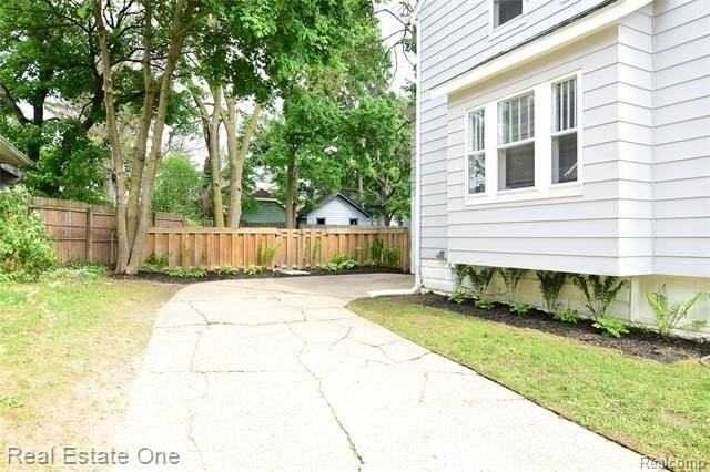 99 Chippewa Rd - Photo 4 of 28