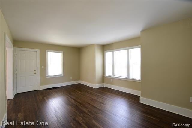 99 Chippewa Rd - Photo 7 of 28