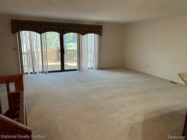6572 Ridgeview Dr - Photo 3 of 25