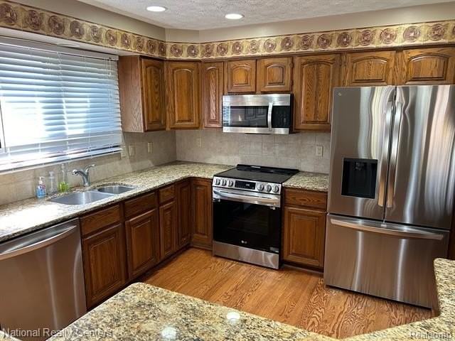 6572 Ridgeview Dr - Photo 4 of 25