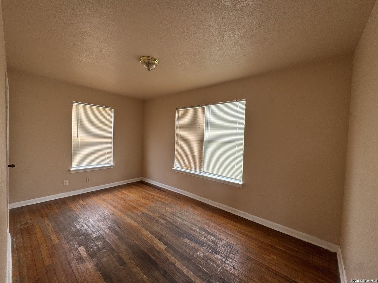 675 W Pyron Ave - Photo 5 of 5